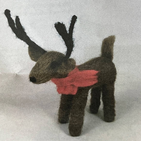 Needle Felting Kit Reindeer Feather Felts Intermediate Made England 18 cm Tall - Picture 2 of 9